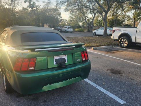 Used 2002 Ford Mustang Deluxe Convertible image 5