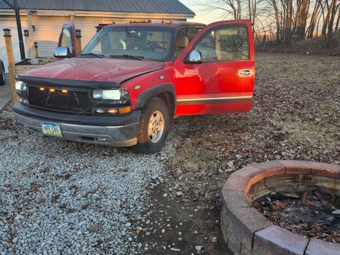 Used 2002 Chevrolet Silverado 1500 LT image 2