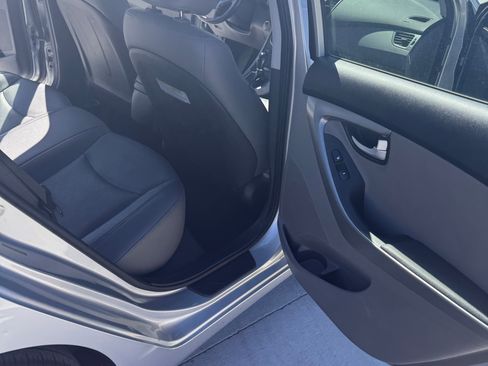 Used 2014 Hyundai Elantra Limited w/ Option Group 03 image 16