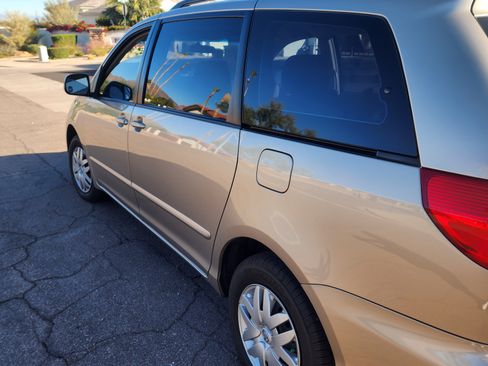 Used 2006 Toyota Sienna LE image 2