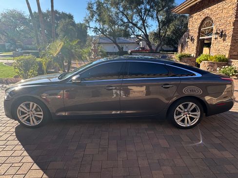 Used 2016 Jaguar XJ L Portfolio image 9