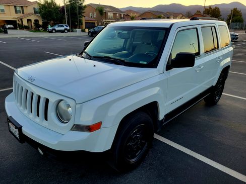 Used 2014 Jeep Patriot Sport w/ Power Value Group image 5