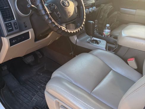 Used 2012 Toyota Tundra 4x4 CrewMax image 6