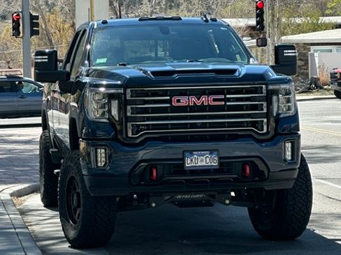 Used 2022 GMC Sierra 2500 AT4 w/ AT4 Preferred Package image 5