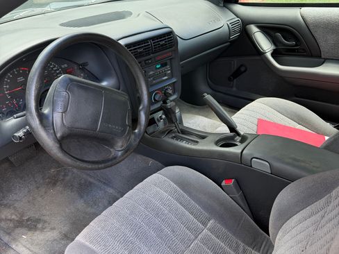 Used 1997 Chevrolet Camaro LT w/ Preferred Equipment Group 1 RWD image 9