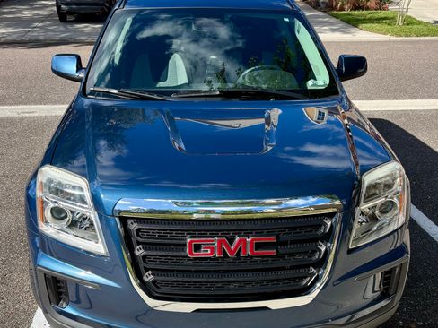 Used 2017 GMC Terrain SLE FWD image 4