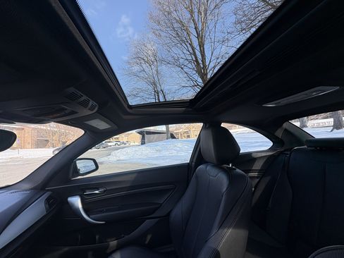 Used 2014 BMW M235i Coupe image 10