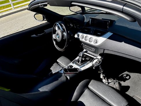 Used 2016 BMW Z4 sDrive28i image 4