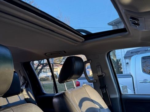 Used 2012 Nissan Pathfinder Silver image 5