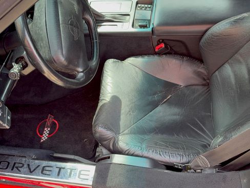 Used 1995 Chevrolet Corvette Coupe RWD image 13