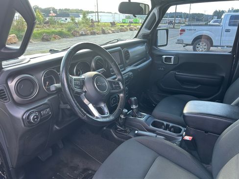 Used 2020 Jeep Gladiator Sport w/ Quick Order Package 24S image 14