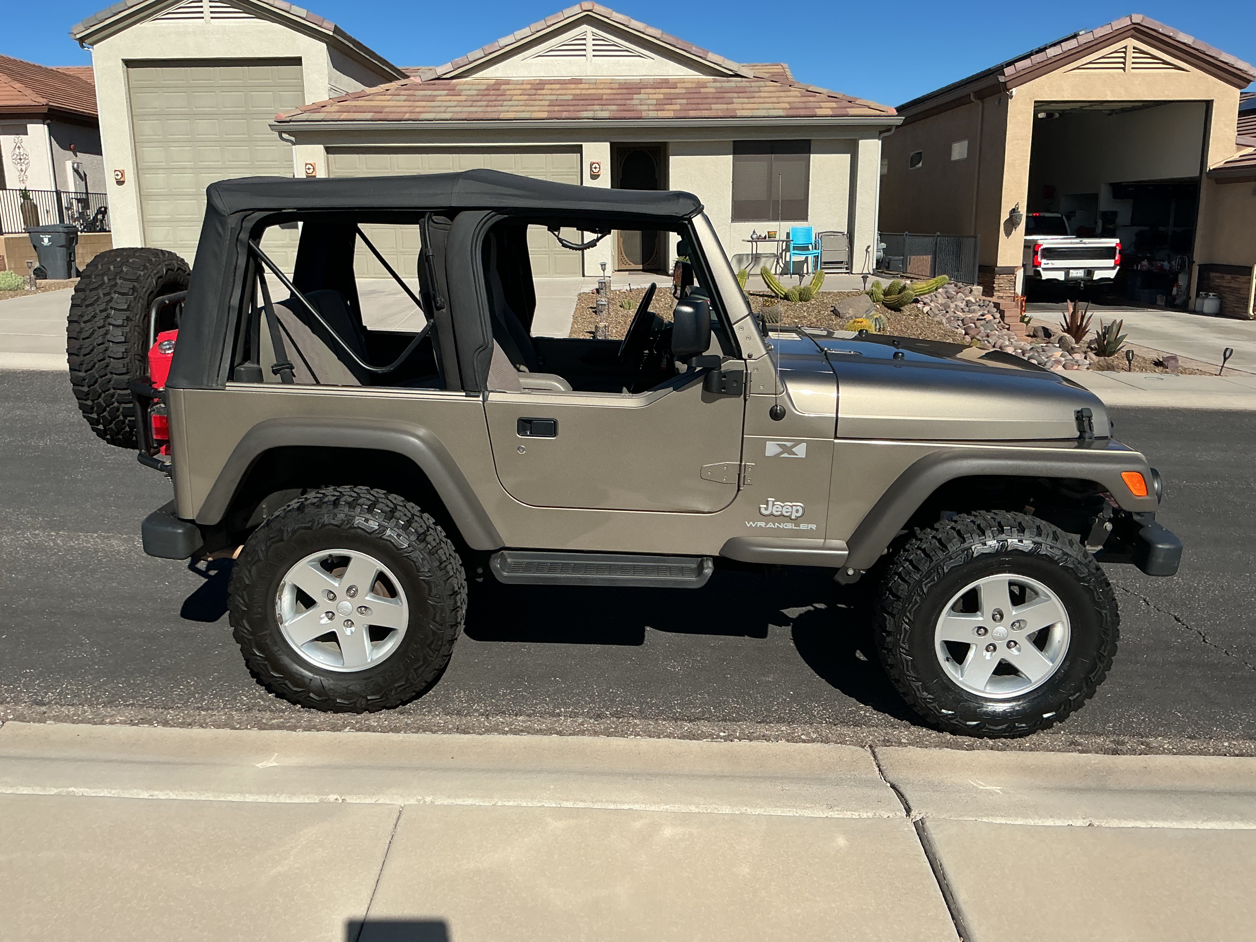 Used 2005 Jeep Wrangler X w/ Tire & Wheel Group (Ecco) AWD/4WD image 2