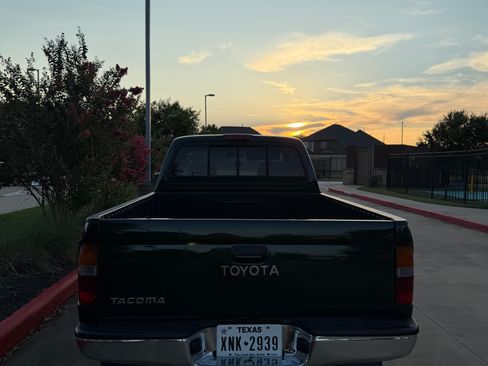 Used 1999 Toyota Tacoma PreRunner RWD image 10