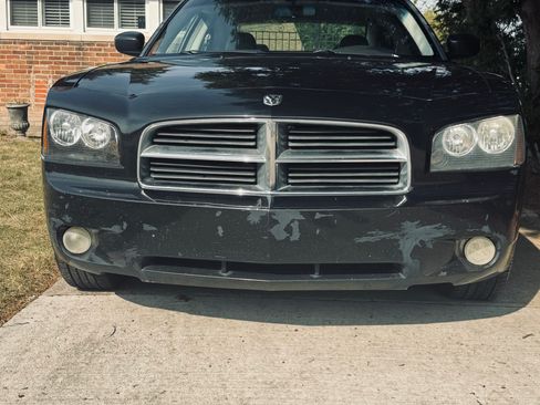 Used 2009 Dodge Charger SXT image 4