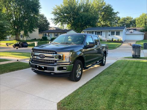 Used 2018 Ford F150 XLT w/ Equipment Group 302A Luxury AWD/4WD image 4