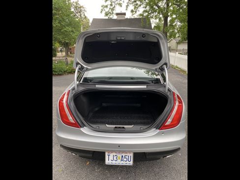 Used 2018 Jaguar XJ L Portfolio AWD/4WD image 14