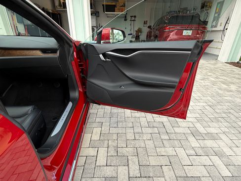 Used 2021 Tesla Model S Long Range Plus image 18