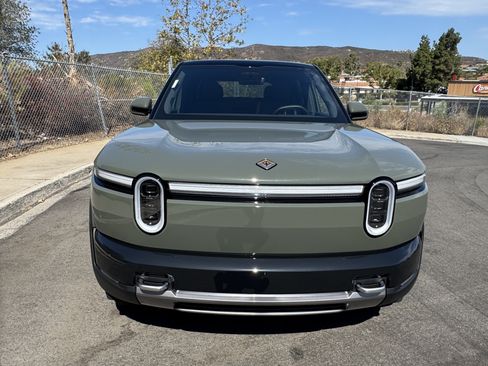 Used 2027 Rivian R2 Performance AWD/4WD image 9