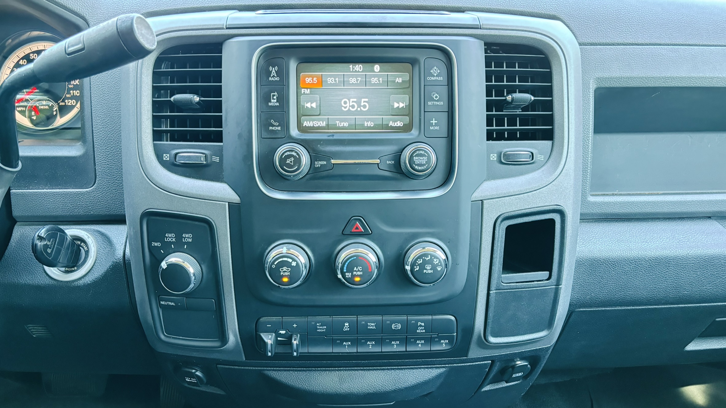Used 2016 RAM 2500 Tradesman w/ Chrome Appearance Group AWD/4WD image 27