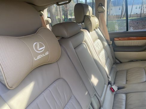 Used 2004 Lexus LX 470 4WD image 10