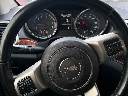 Used 2011 Jeep Grand Cherokee Limited w/ Trailer Tow Group IV image 10