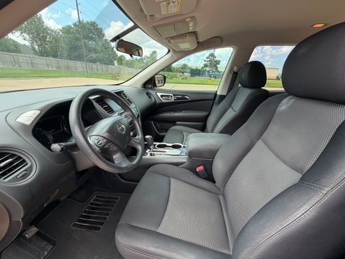 Used 2017 Nissan Pathfinder S FWD image 16
