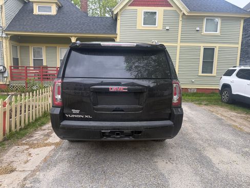 Used 2020 GMC Yukon XL SLE w/ Convenience Package RWD image 12