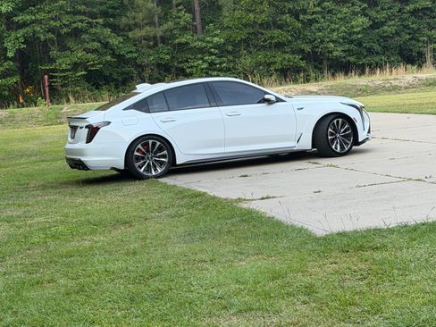 Used 2026 Cadillac CT5 V Blackwing w/ Precision Package RWD image 9