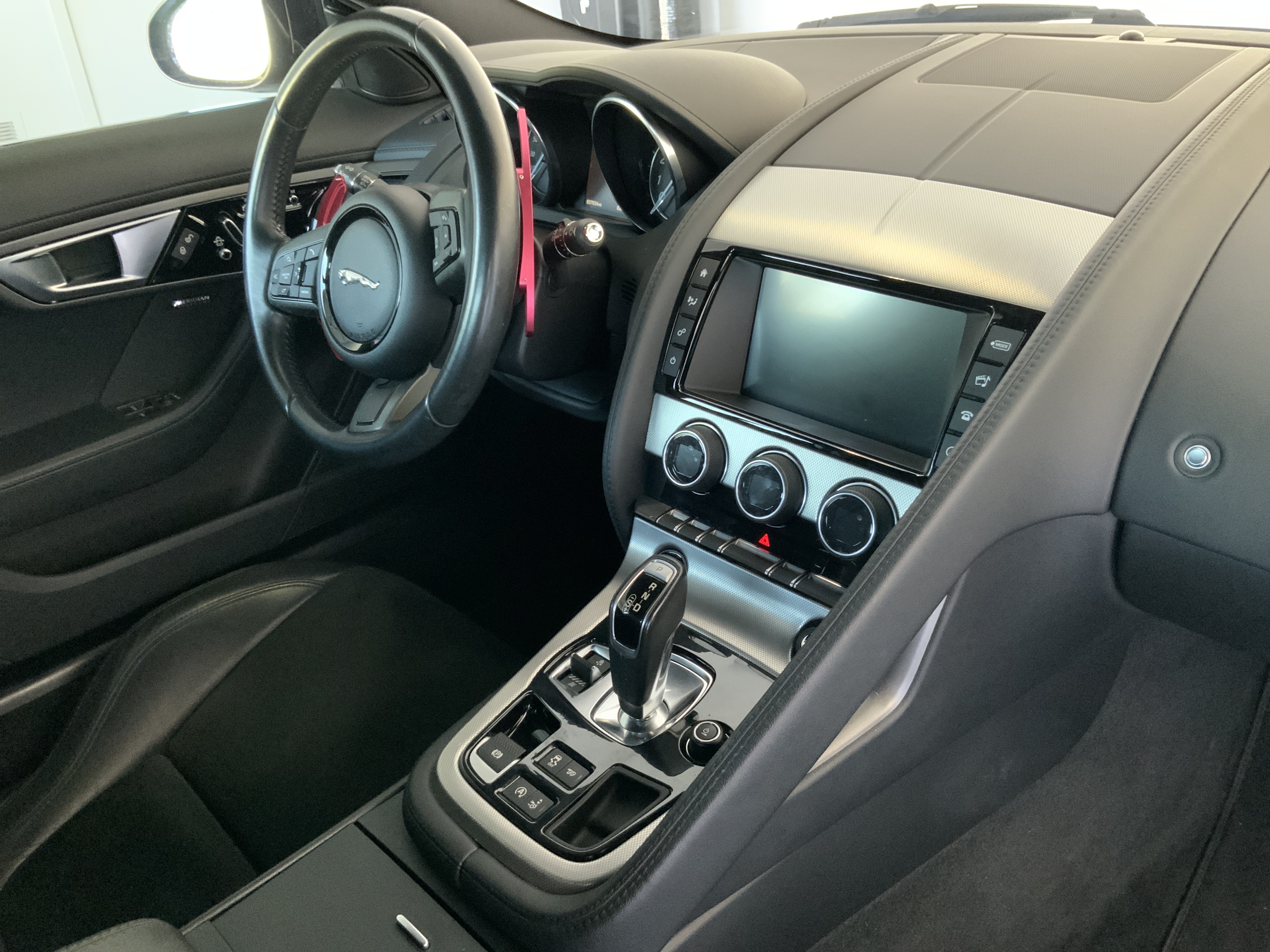 Used 2016 Jaguar F-TYPE Coupe RWD image 14