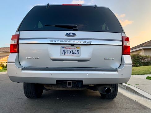 Used 2016 Ford Expedition Limited image 5