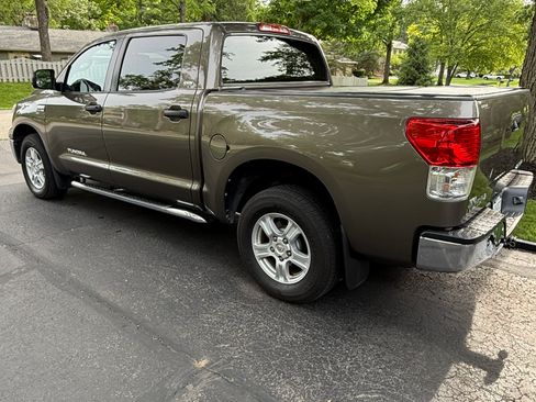 Used 2012 Toyota Tundra 4x4 CrewMax w/ SR5 Pkg image 8