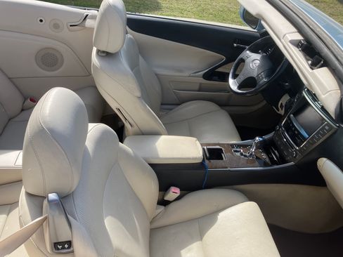 Used 2010 Lexus IS 350C image 10