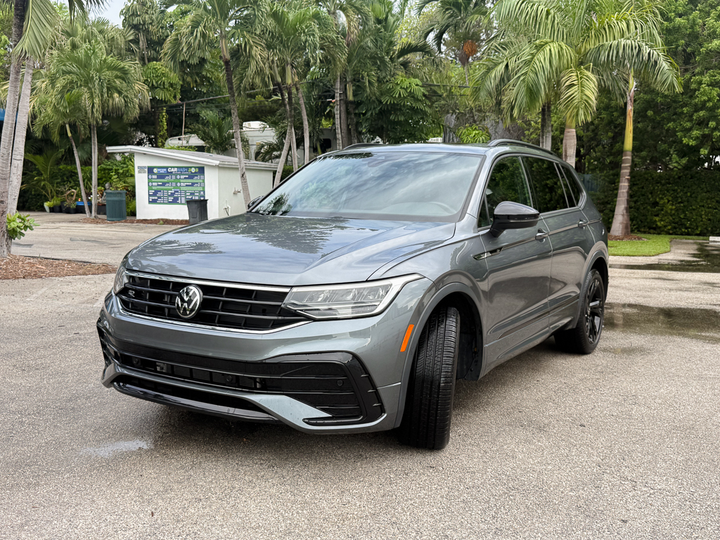 Used 2024 Volkswagen Tiguan SE R-Line FWD image 15
