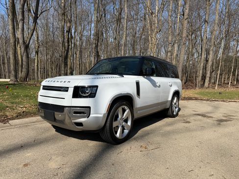 Used 2023 Land Rover Defender 130 First Edition image 1