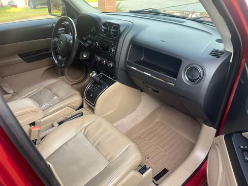 Used 2014 Jeep Patriot High Altitude FWD image 11