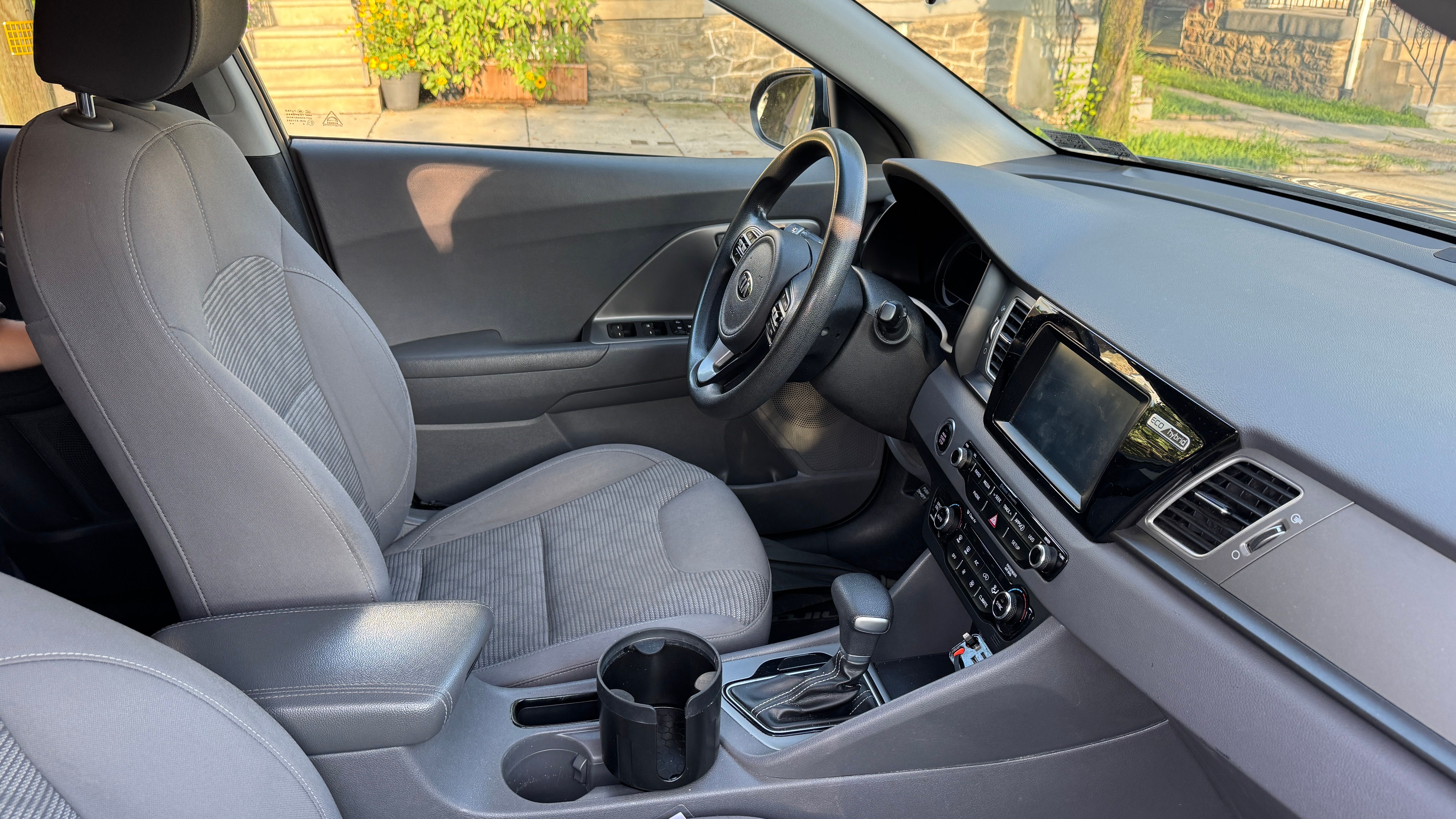 Used 2018 Kia Niro LX FWD image 11