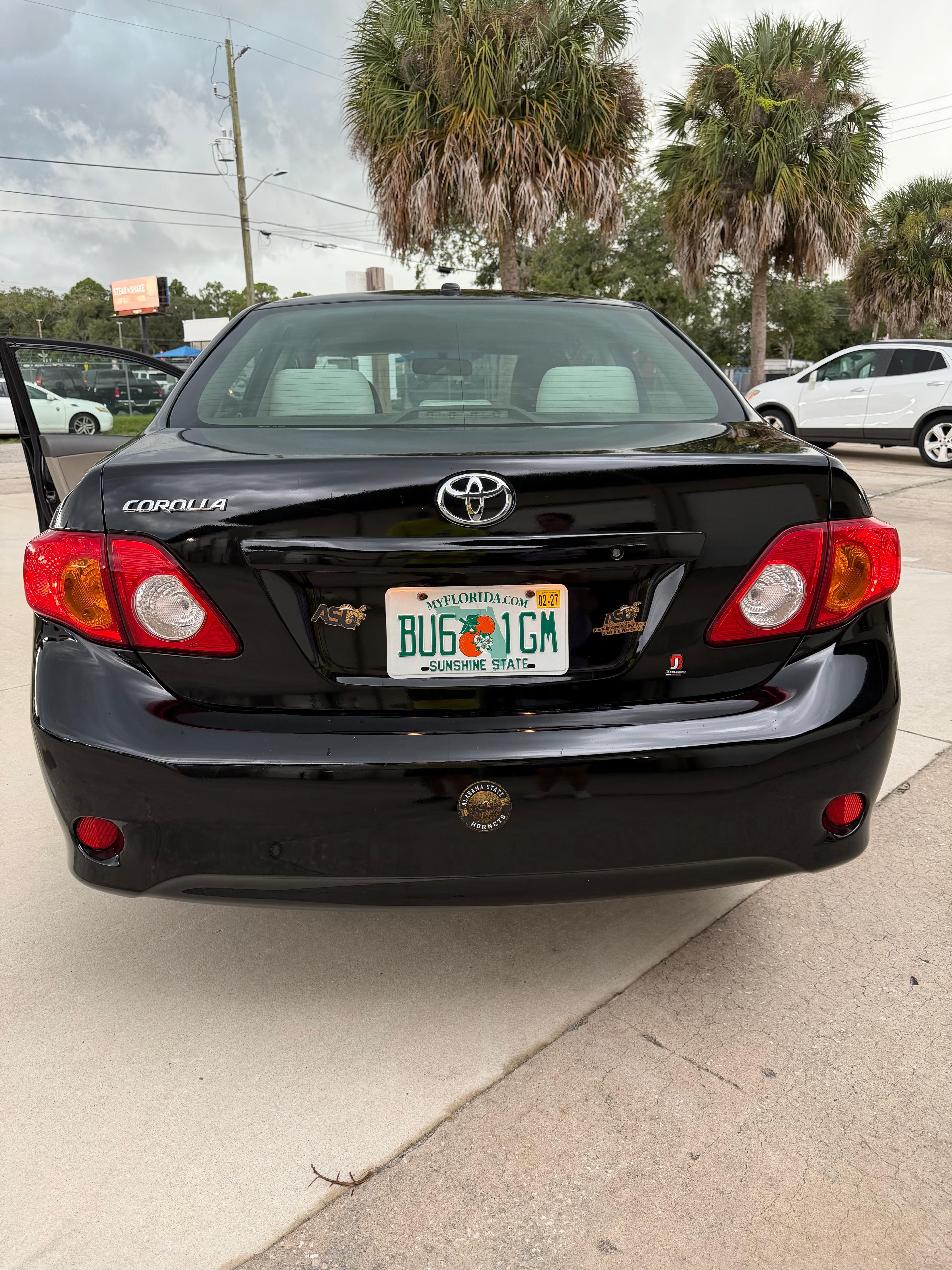 Used 2010 Toyota Corolla FWD image 5