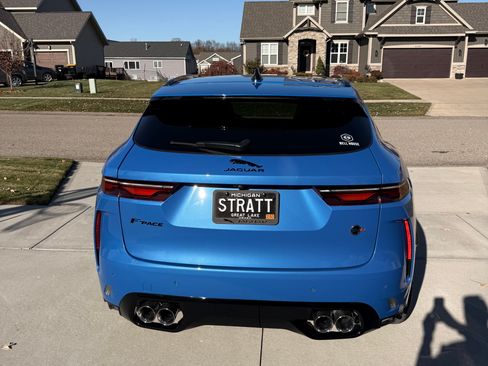 Used 2022 Jaguar F-PACE SVR image 8