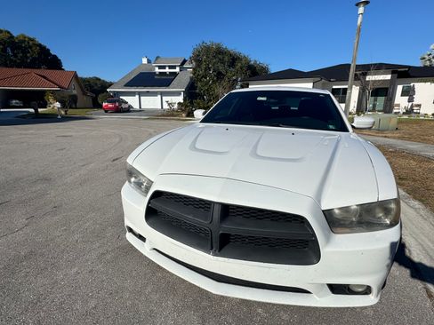 Used 2012 Dodge Charger SXT w/ Technology Group image 2