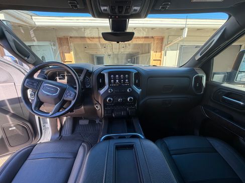 Used 2020 GMC Sierra 3500 Denali w/ Denali Ultimate Package image 11