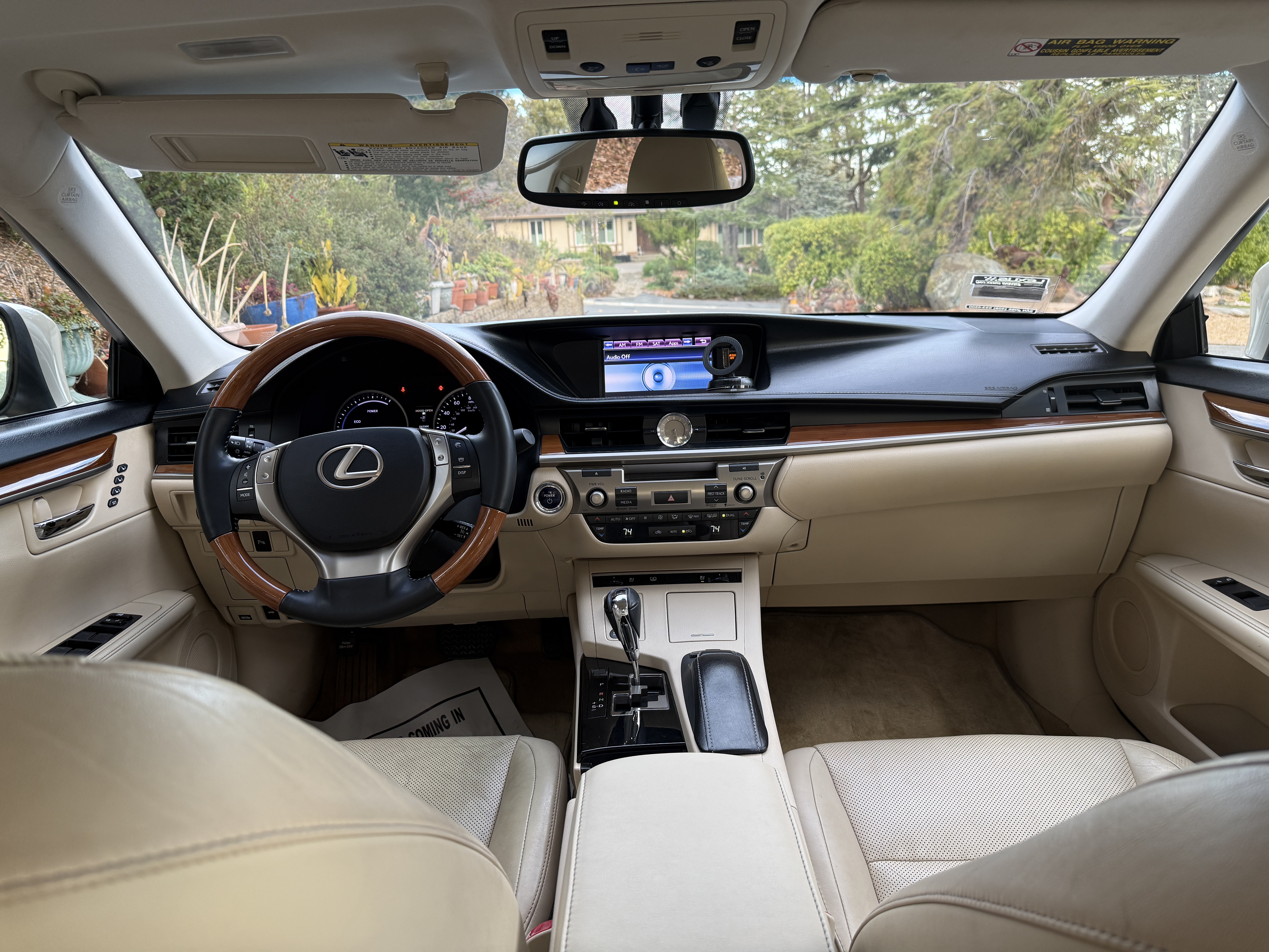 Used 2013 Lexus ES 300h w/ Luxury Pkg FWD image 9