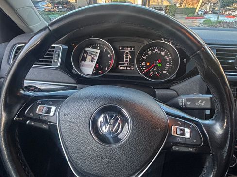 Used 2017 Volkswagen Jetta SEL image 12