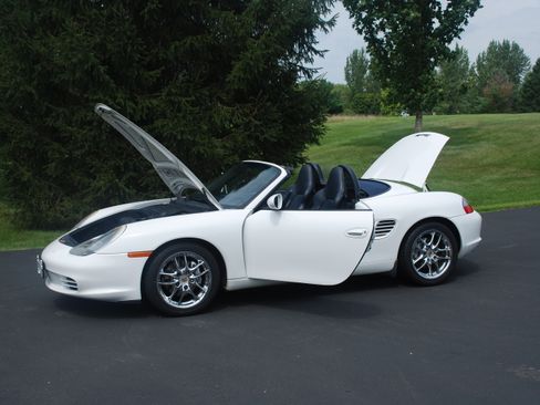 Used 2004 Porsche Boxster RWD image 11