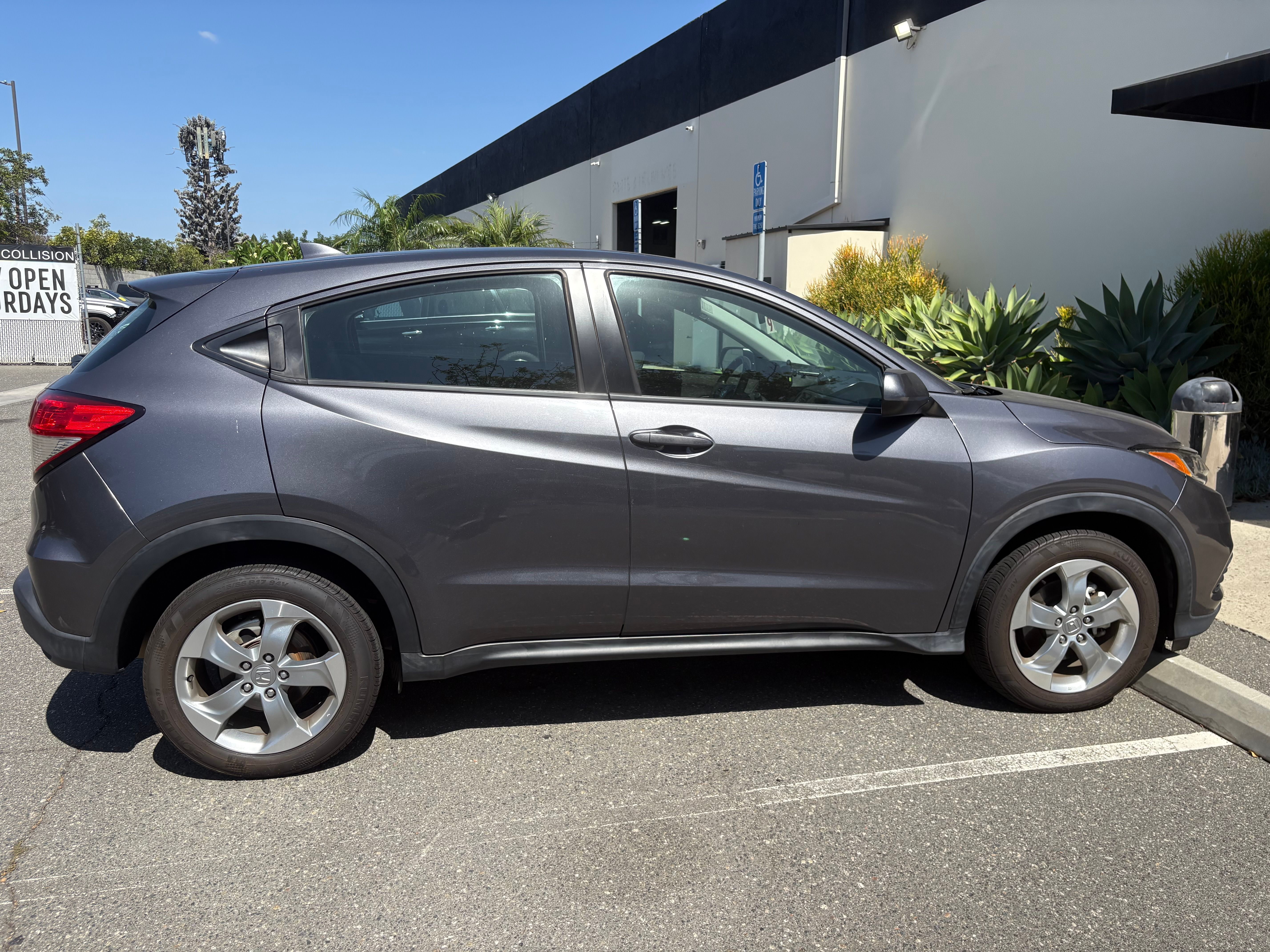 Used 2019 Honda HR-V LX image 5