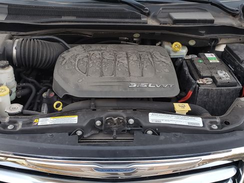 Used 2012 Chrysler Town & Country Limited w/ Luxury Group image 31