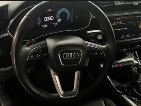Used 2025 Audi Q3 2.0T Premium w/ Convenience Package AWD/4WD image 9