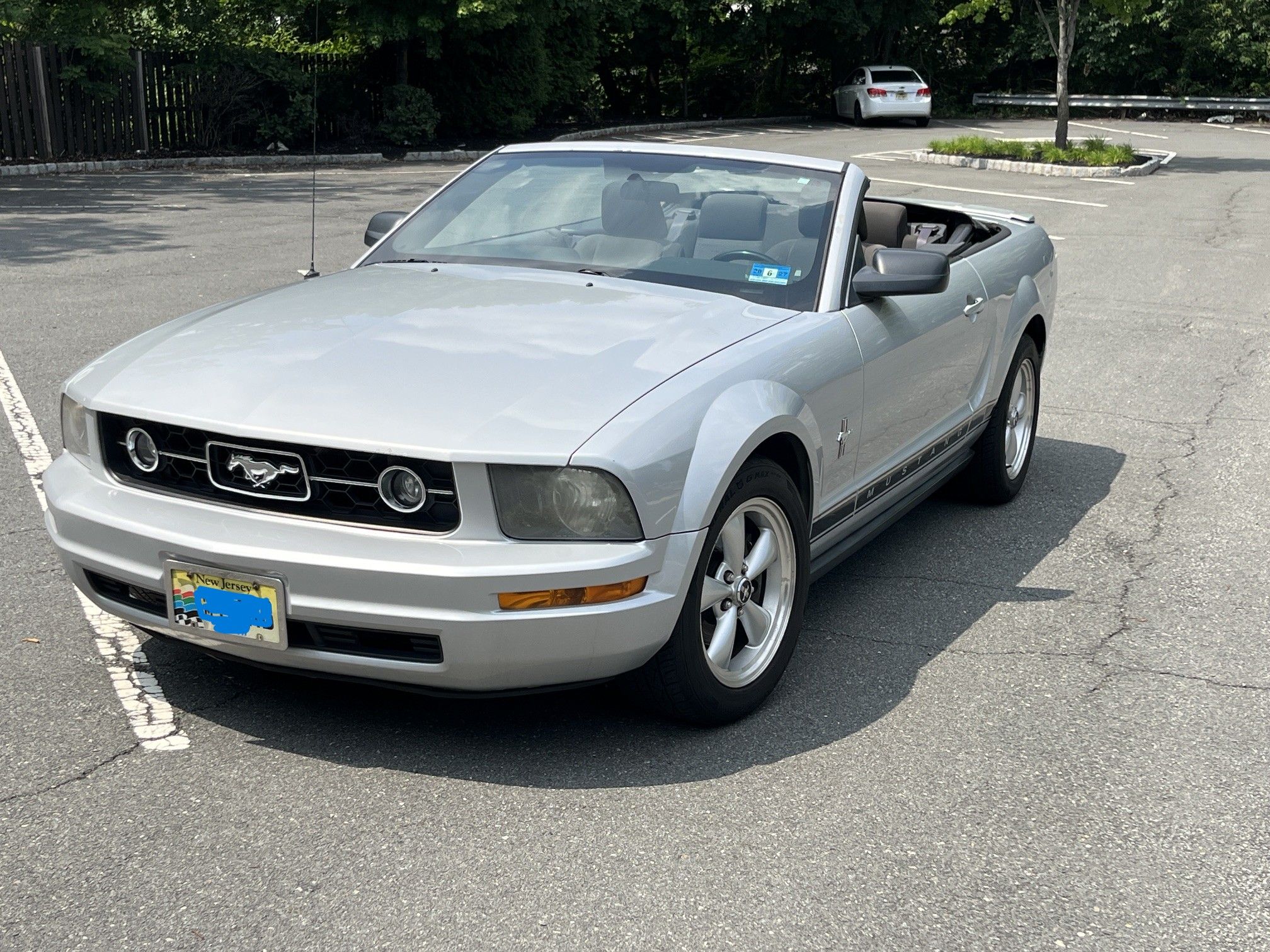 Used 2007 Ford Mustang Convertible RWD image 9