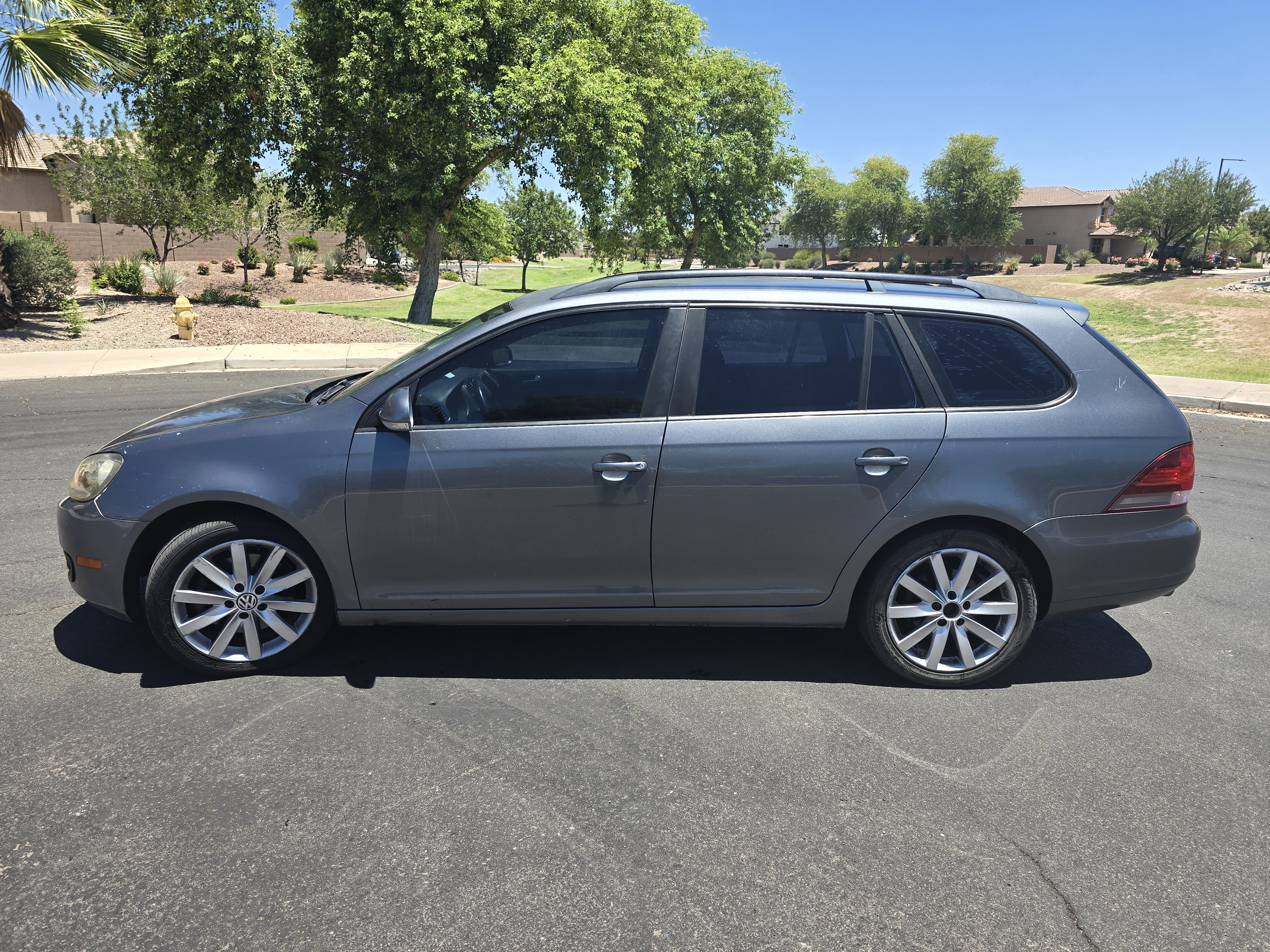 Used 2010 Volkswagen Jetta TDI FWD image 4