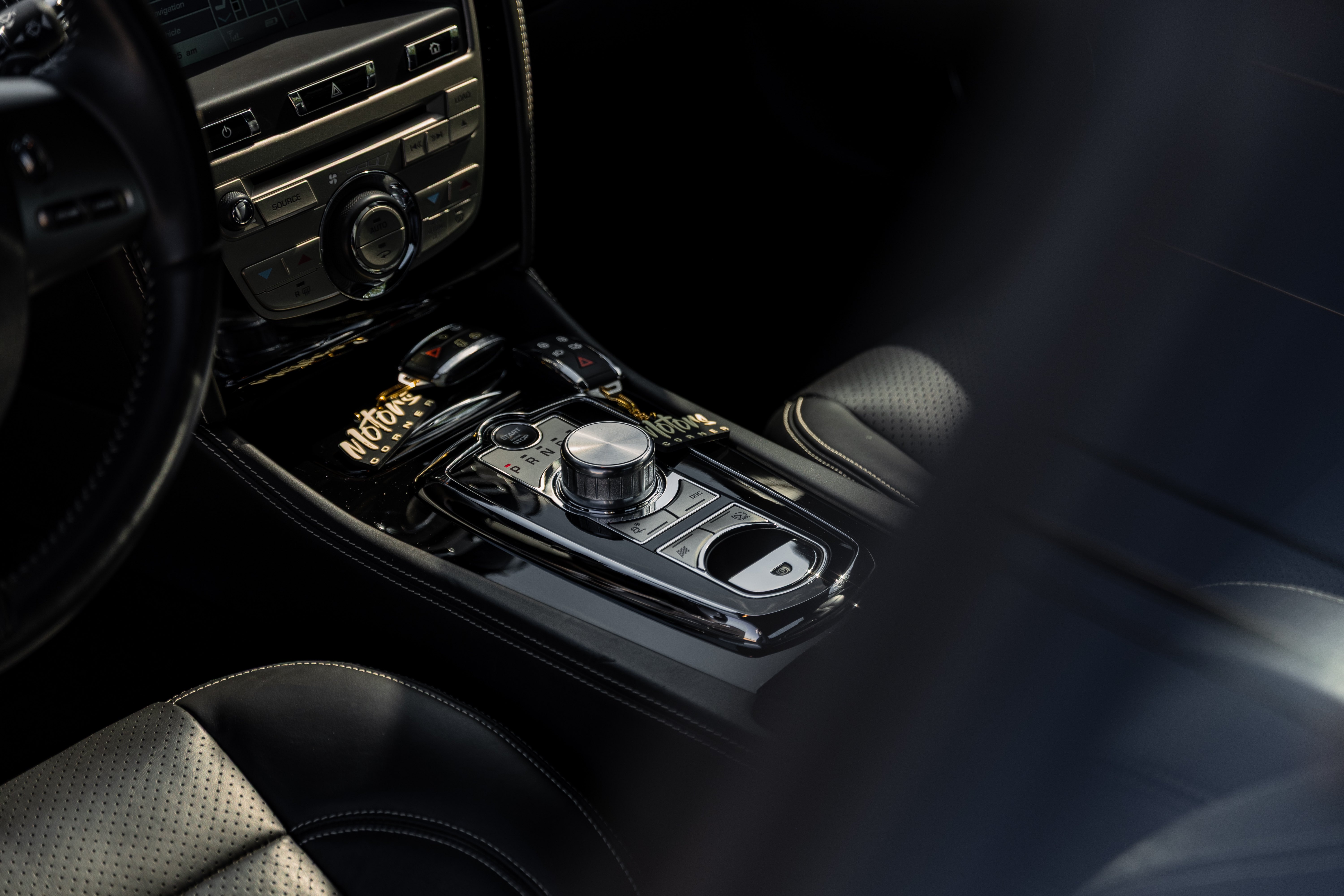 Used 2011 Jaguar XK R RWD image 22