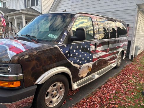 Used 2014 Chevrolet Express 1500 image 1